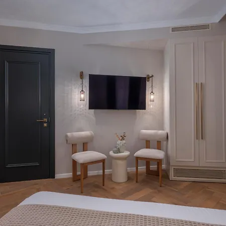 Апартхотел Mountain Pine Luxury 3*