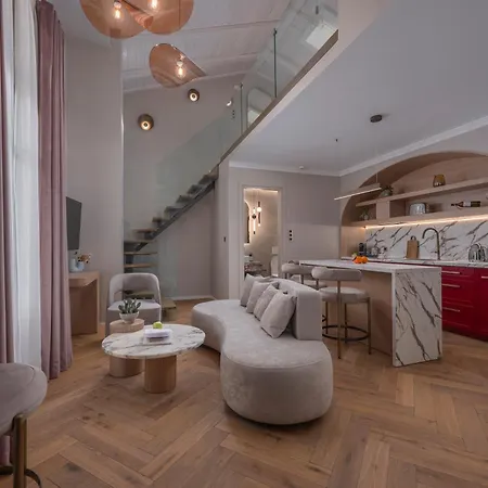 Ξενοδοχείο με διαμερίσματα Mountain Pine Luxury Φλώρινα