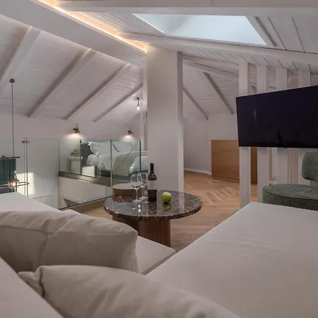 מלון דירות Mountain Pine Luxury 3*