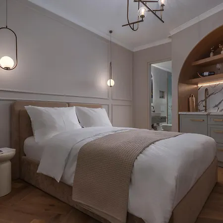 Mountain Pine Luxury פלורינה